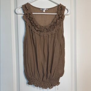 Chic Sleeveless Ruffle Blouse in Brown